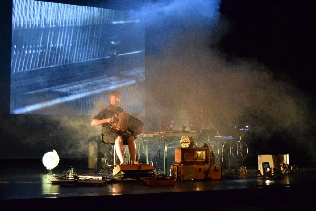 Compagnie Macke et Bornauw: ciné concert "Et pendant ce temps là chez les Dugaummier"